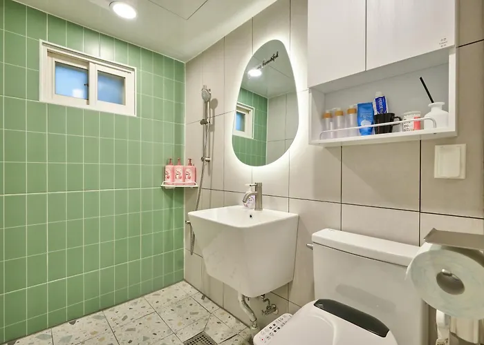Loraㅣurban Hanok Stayㅣ4queen Bedsㅣsleeps 8