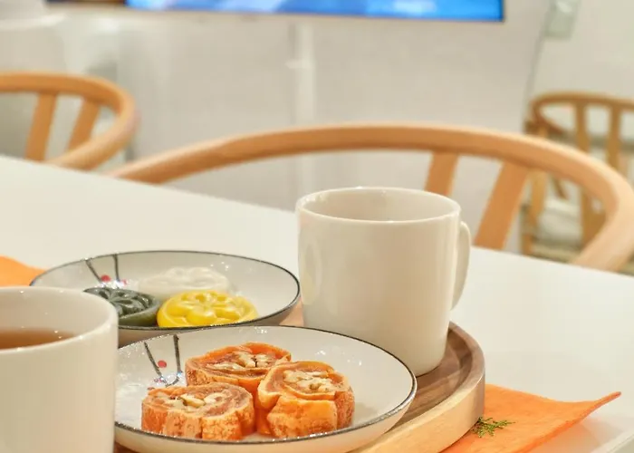 Loraㅣurban Hanok Stayㅣ4queen Bedsㅣsleeps 8 Seoul