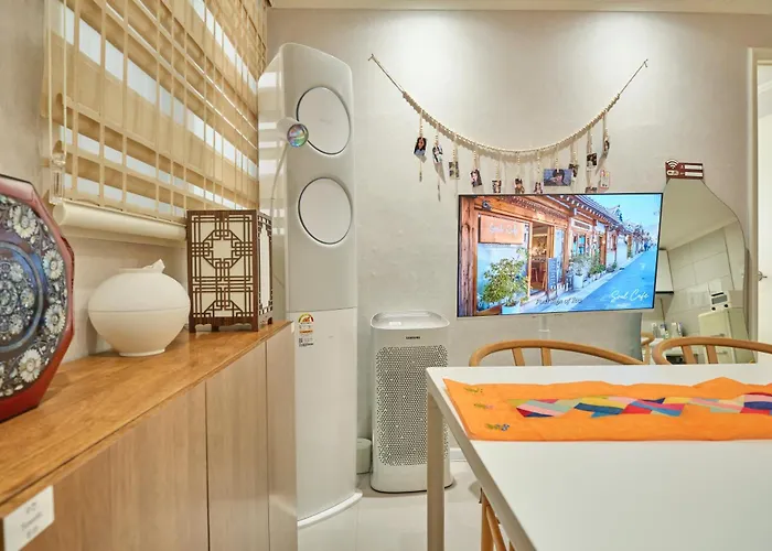 Apartment Loraㅣurban Hanok Stayㅣ4queen Bedsㅣsleeps 8 *